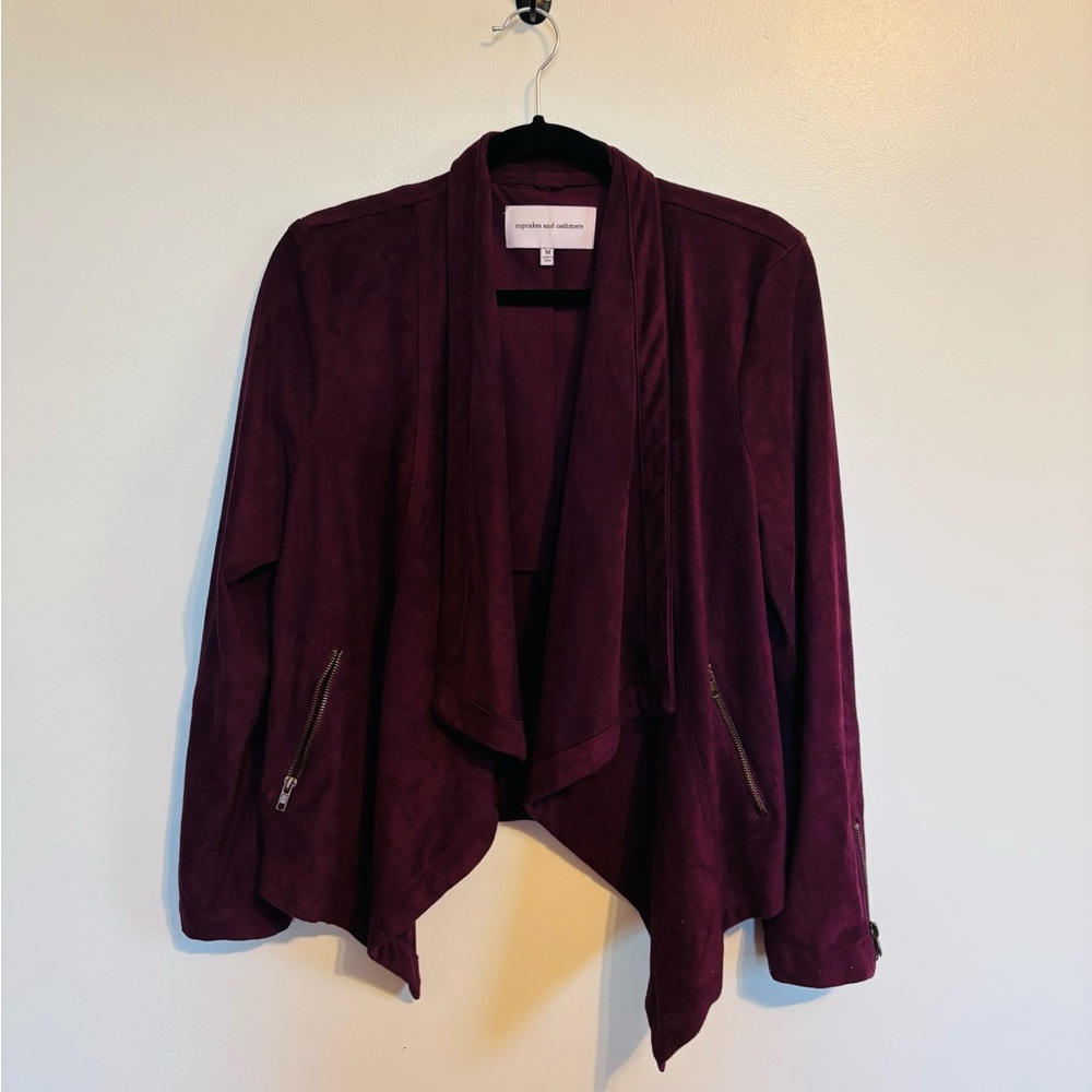 Cupcake and cashmere Burgundy faux suede jacket with zipper details size medium